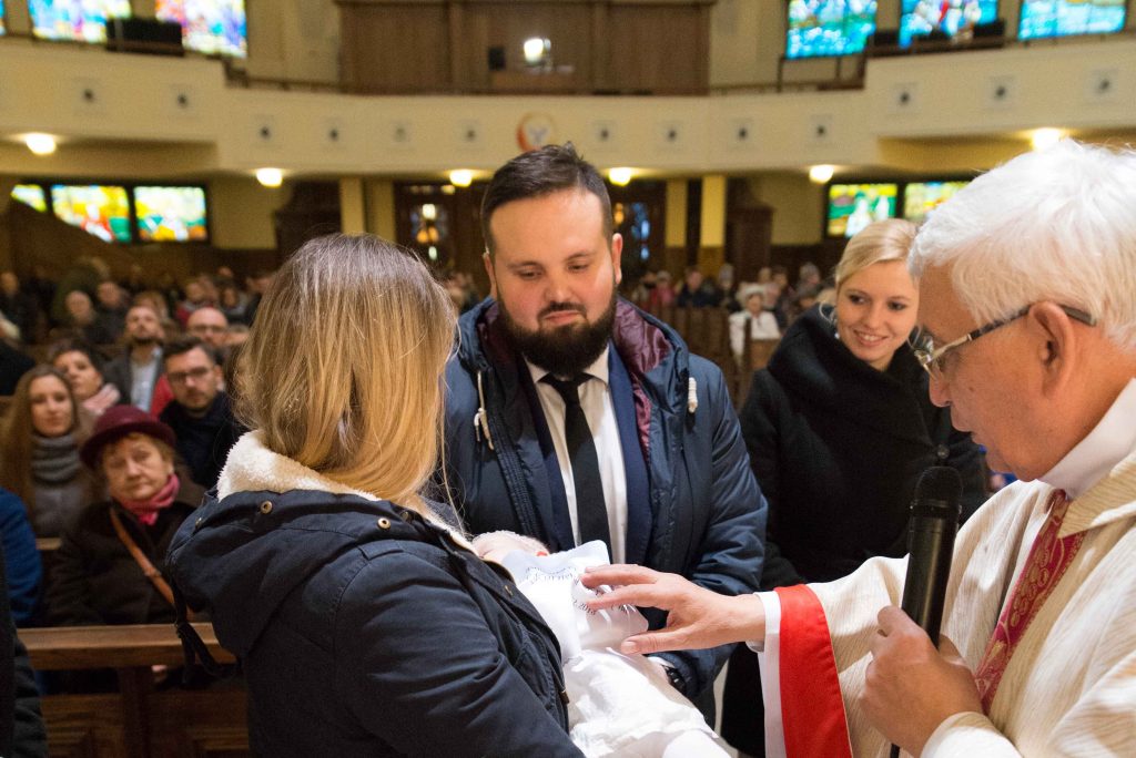 Chrzest-swiety-rotunda-kosciol-franciszka-z-asyzu-wroclaw (33)