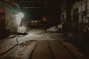 pustostan-noca-okonasznurku-free-gallery (2)