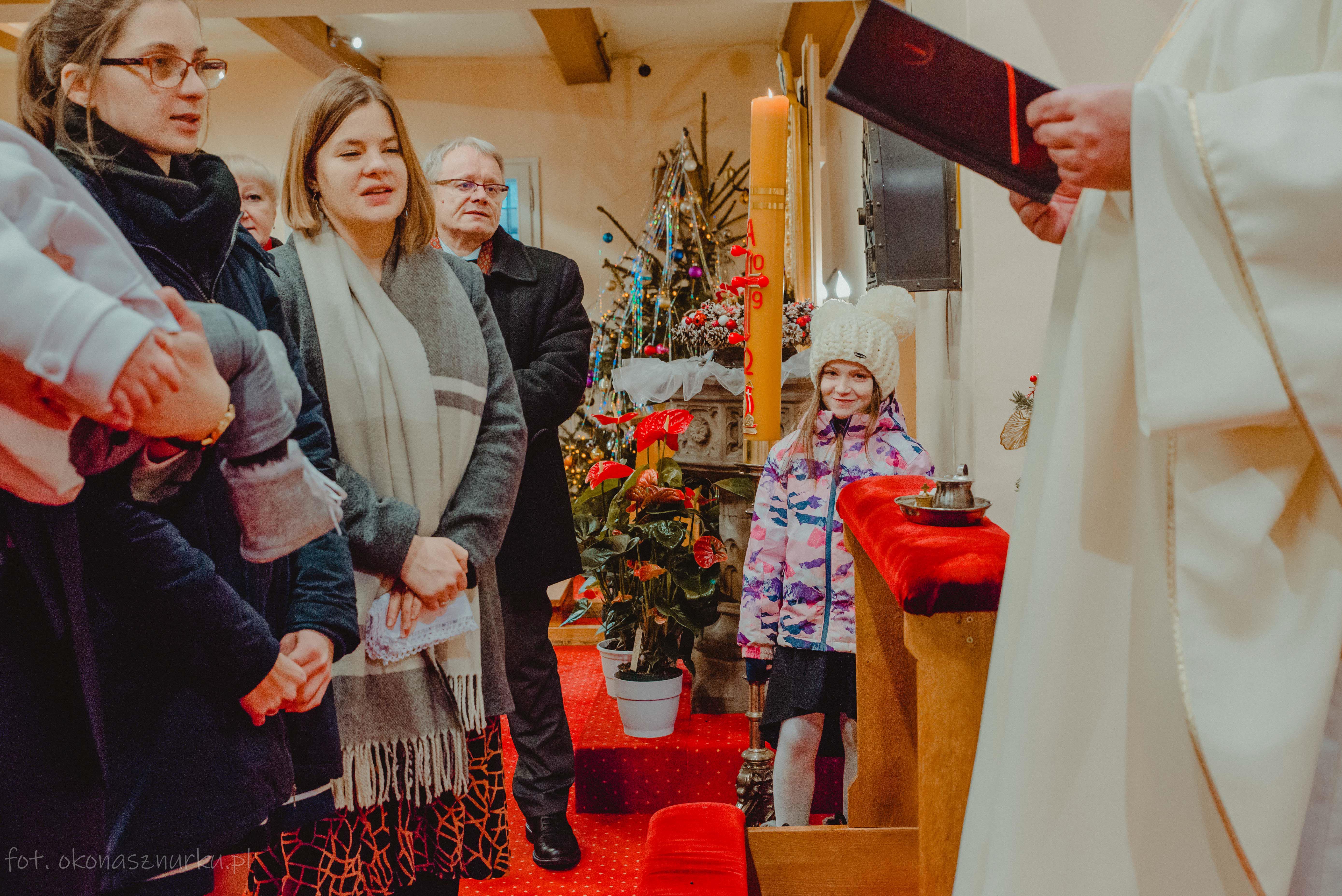 dobry-fotograf-na-chrzest-swojczyce-kiełczów-okonasznurku (10)