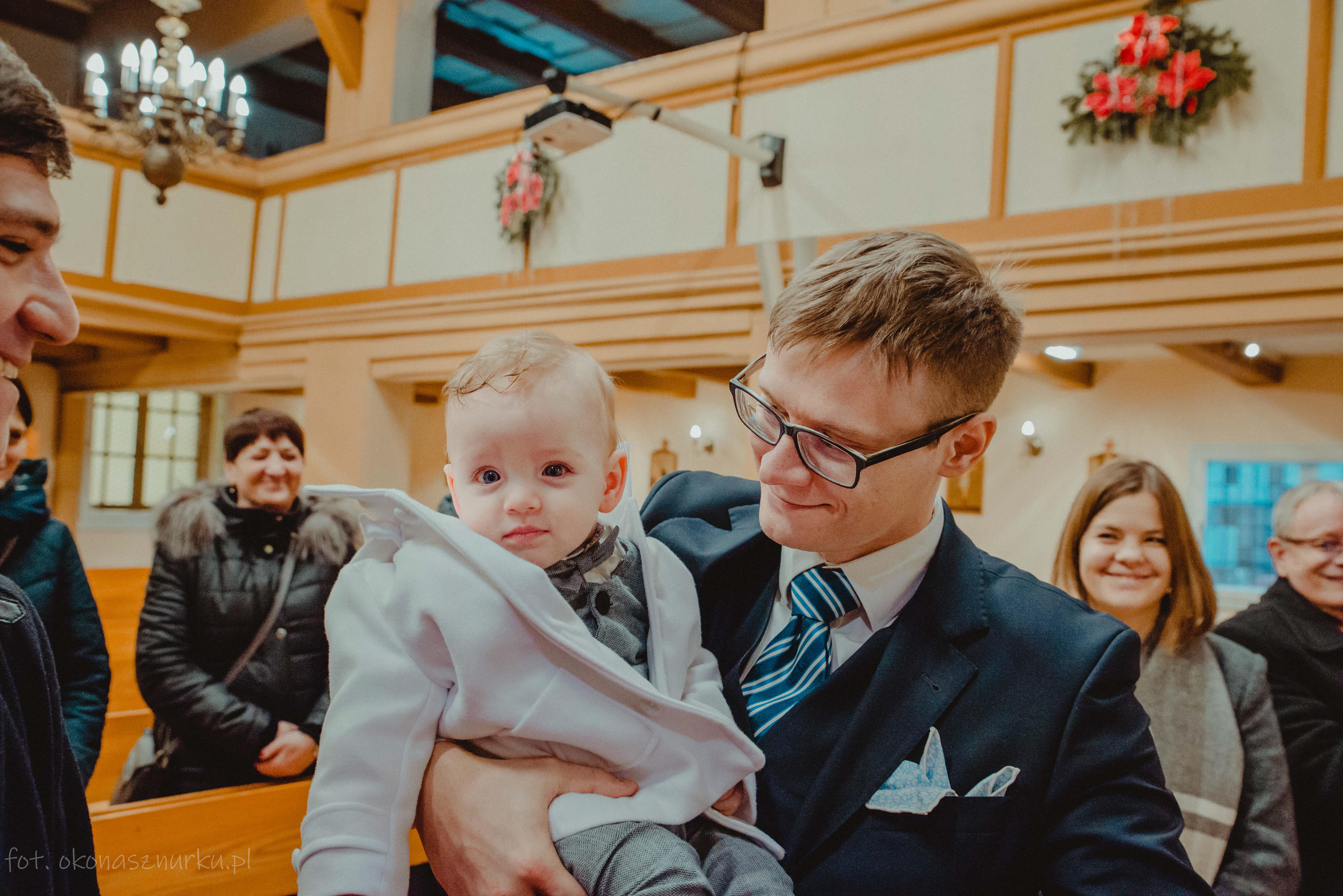 dobry-fotograf-na-chrzest-swojczyce-kiełczów-okonasznurku (12)