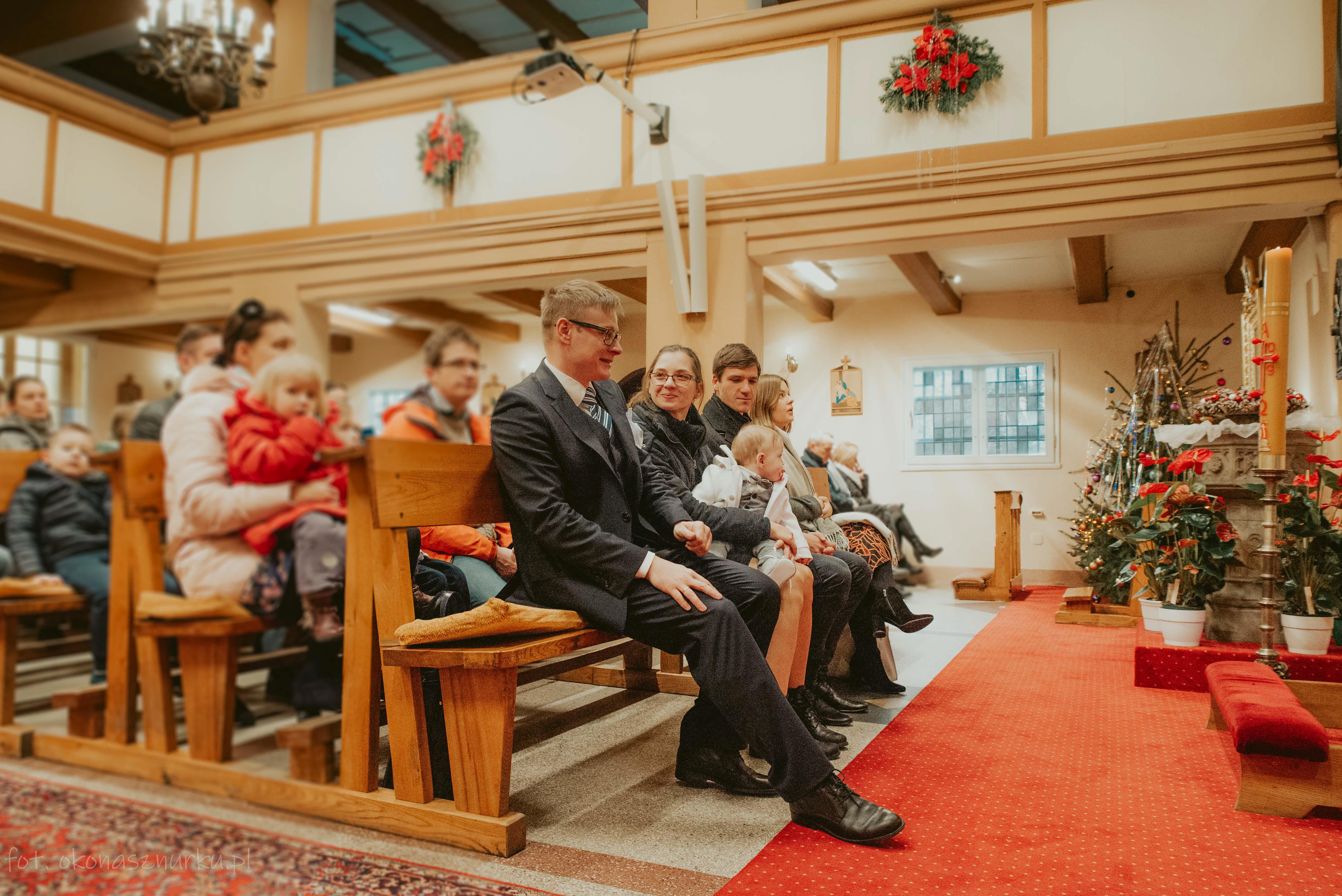 dobry-fotograf-na-chrzest-swojczyce-kiełczów-okonasznurku (4)