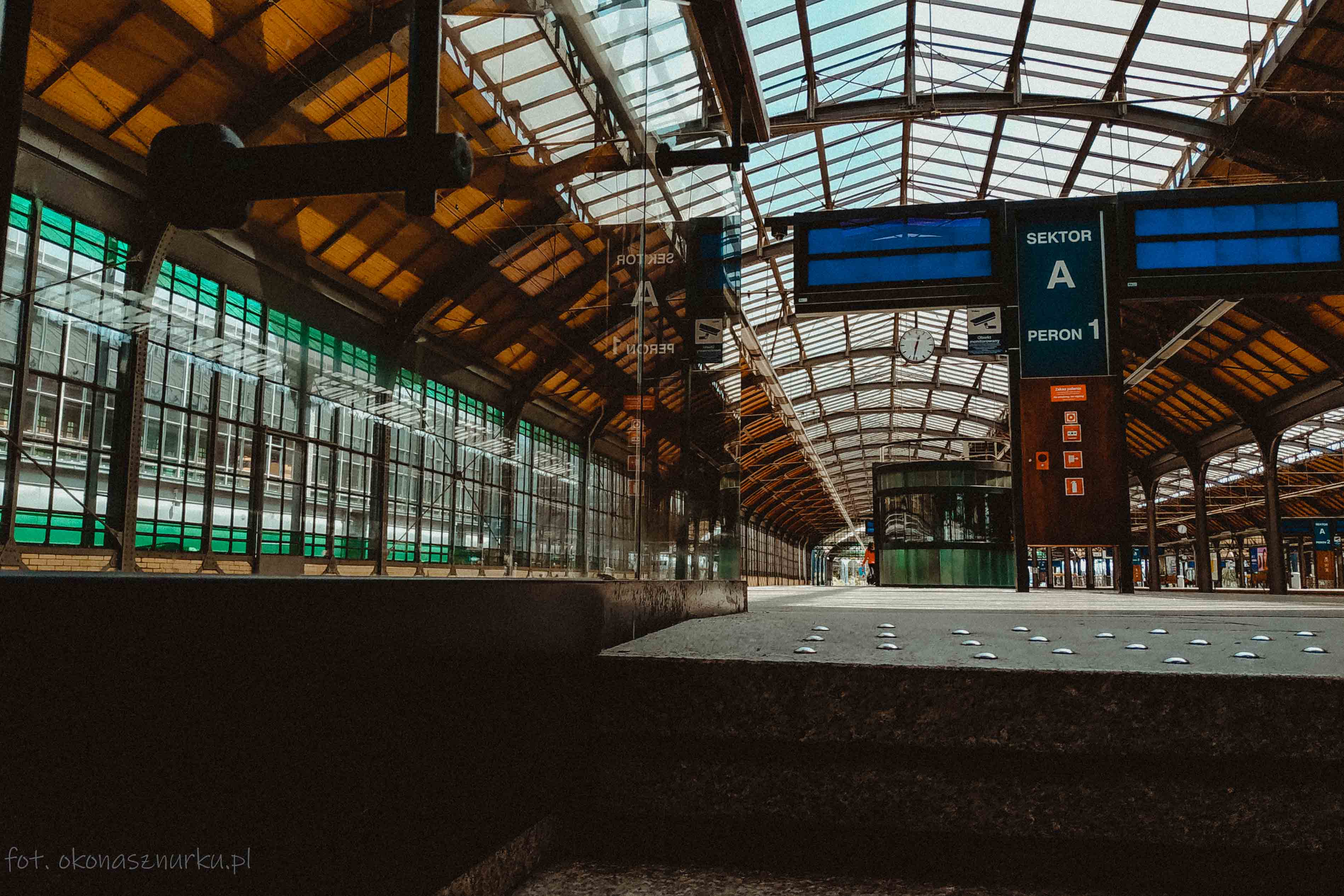 pkp-wroclaw-okonasznurku-male (19)