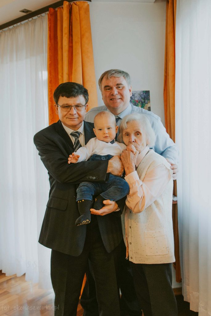 Chrzest-Swiety-w-Pandemii-okonasznurku-wroclaw-zdjecia-chrztu-obostrzenia (35)
