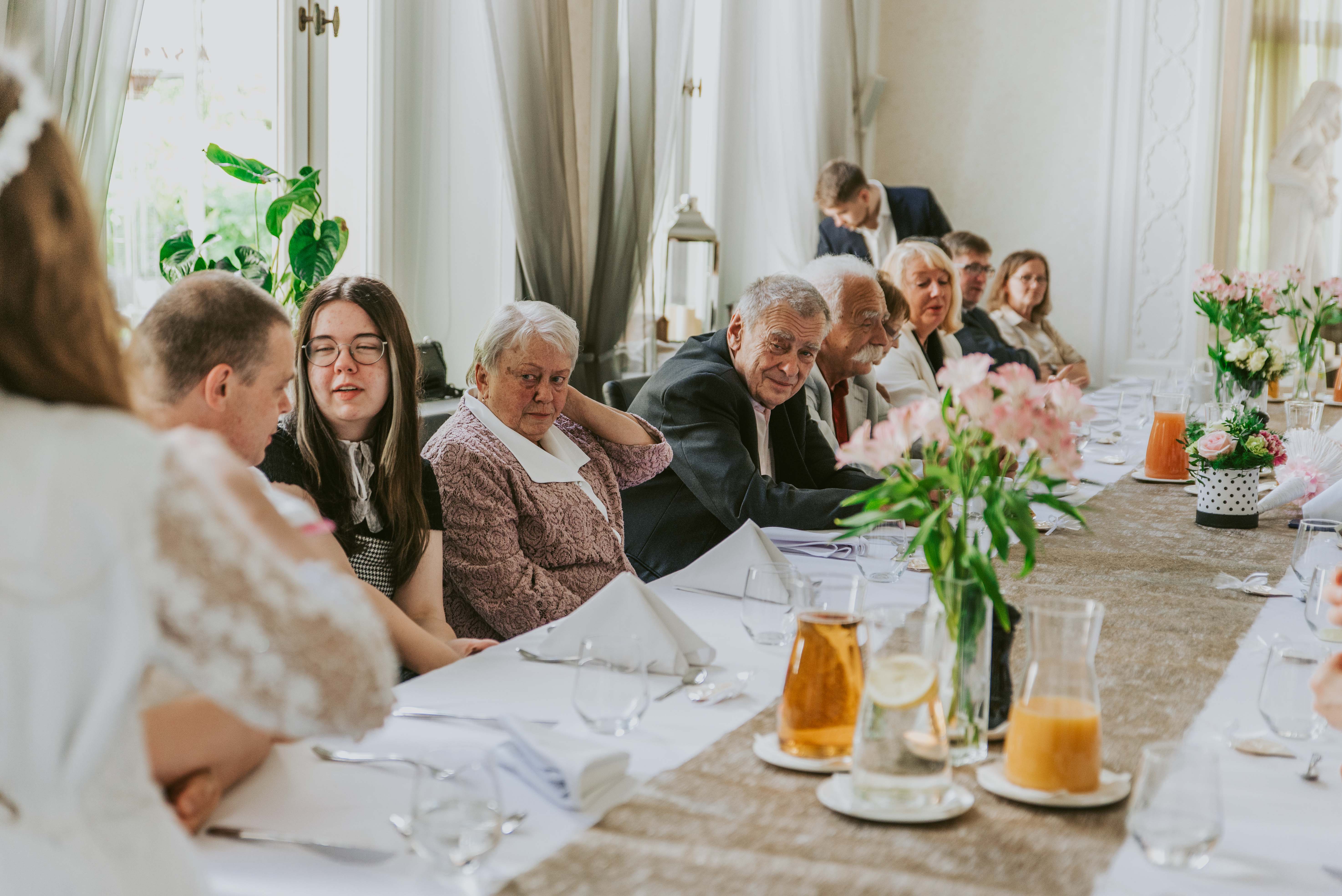 Komunia-Wiktorii-platinium-palace-boutique-hotel-spa-wroclaw-reportaz-z-komunii-okonasznurku (23)