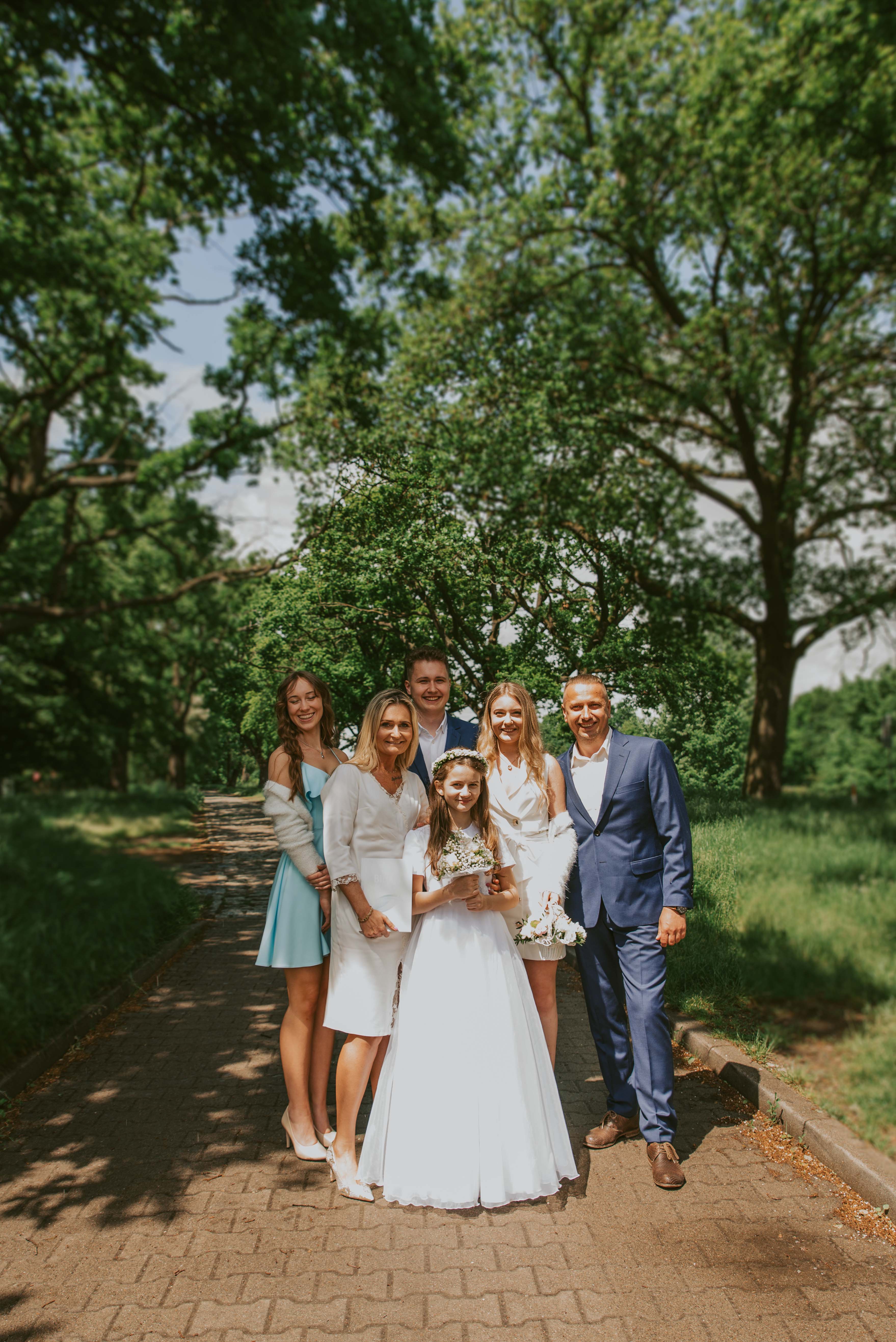 Sesja-plenerowa-komunijna-hala-orbita-park-zachodni-fotograf-na-komunie-wroclaw-okonasznurku (10)