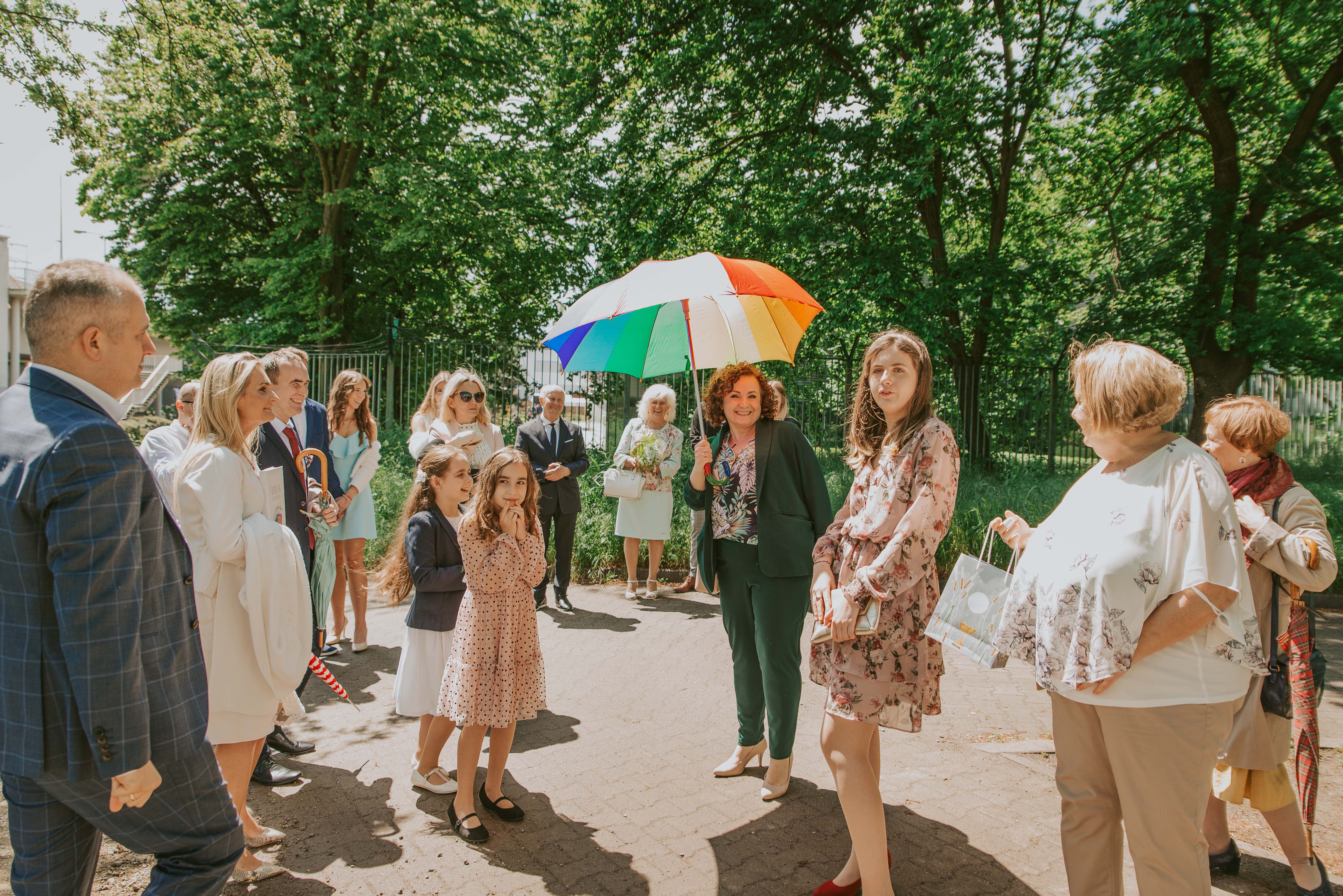 Sesja-plenerowa-komunijna-hala-orbita-park-zachodni-fotograf-na-komunie-wroclaw-okonasznurku (17)