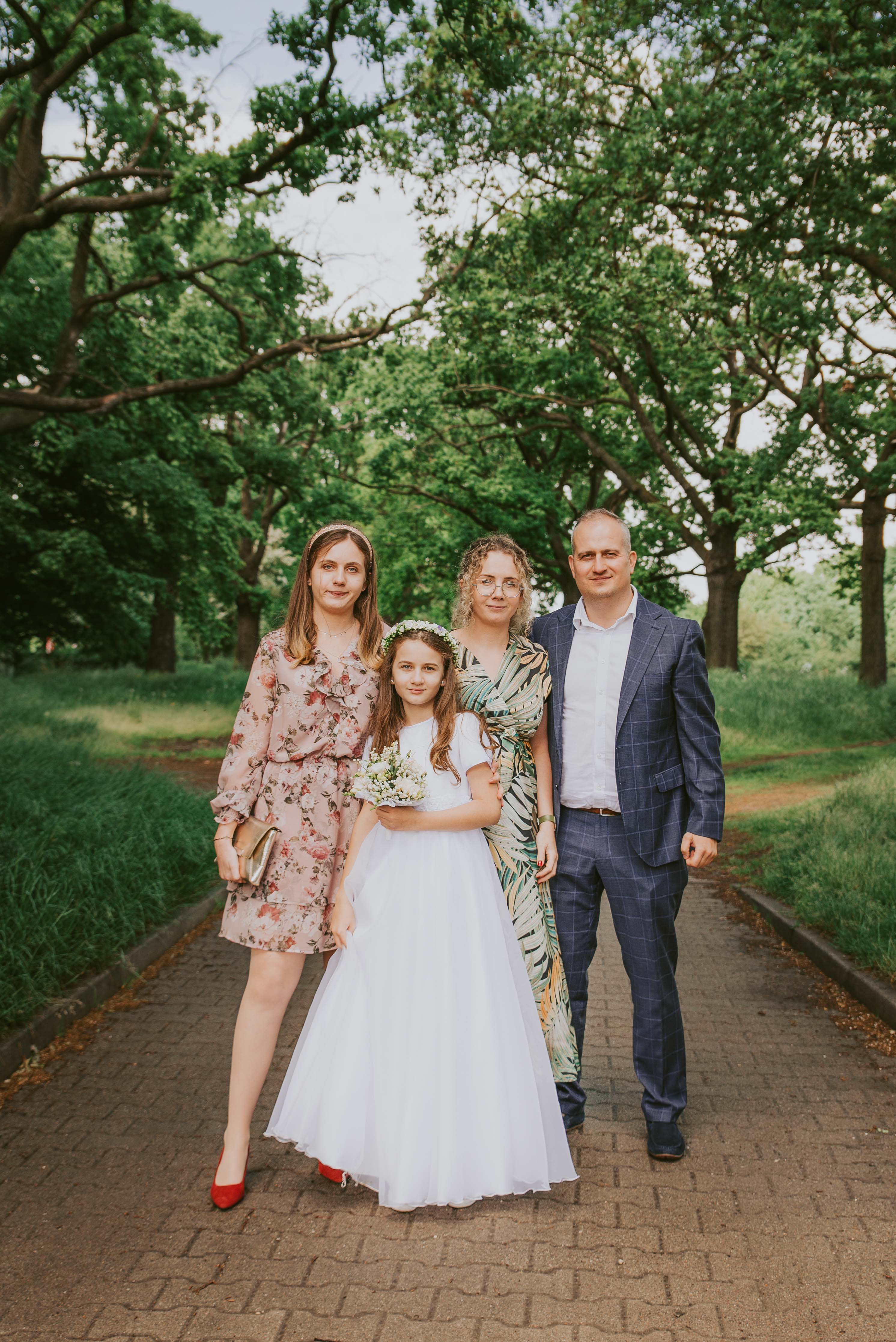 Sesja-plenerowa-komunijna-hala-orbita-park-zachodni-fotograf-na-komunie-wroclaw-okonasznurku (8)